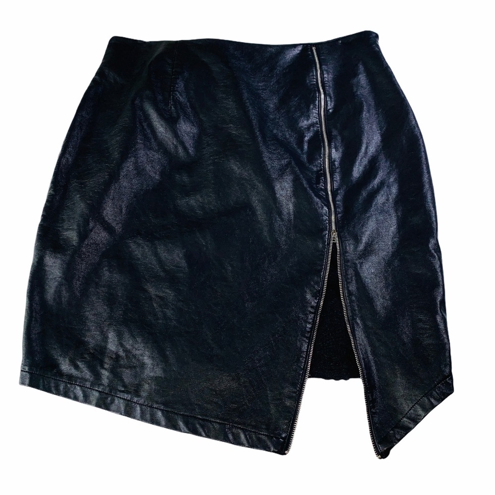 Black Faux Leather & Lace Zipper Skirt
